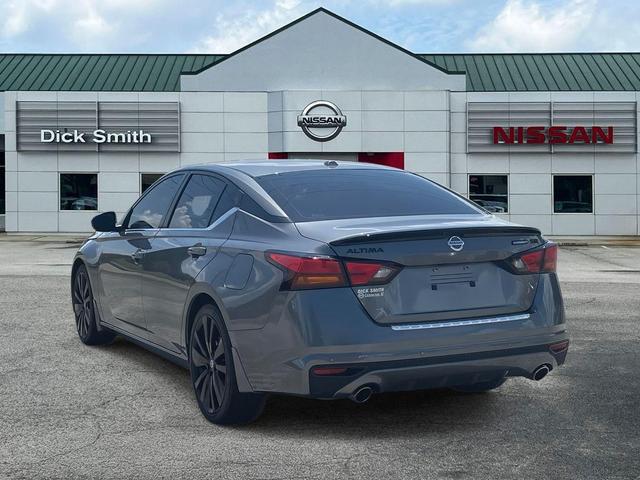 Photo of 2022 Gun Metallic Nissan Altima