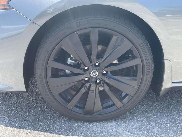 Photo of 2022 Gun Metallic Nissan Altima