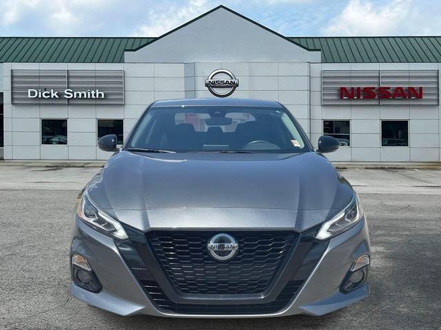 Photo of 2022 Gun Metallic Nissan Altima