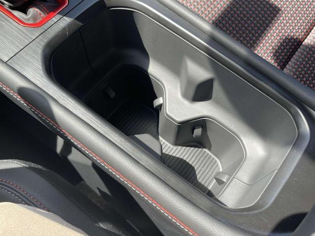 Photo of 2025 Aspen White Tri Nissan Kicks