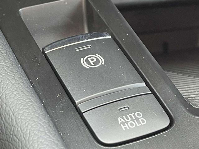 Photo of 2025 Aspen White Tri Nissan Kicks