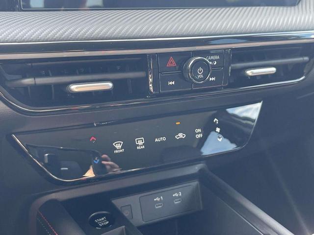 Photo of 2025 Aspen White Tri Nissan Kicks