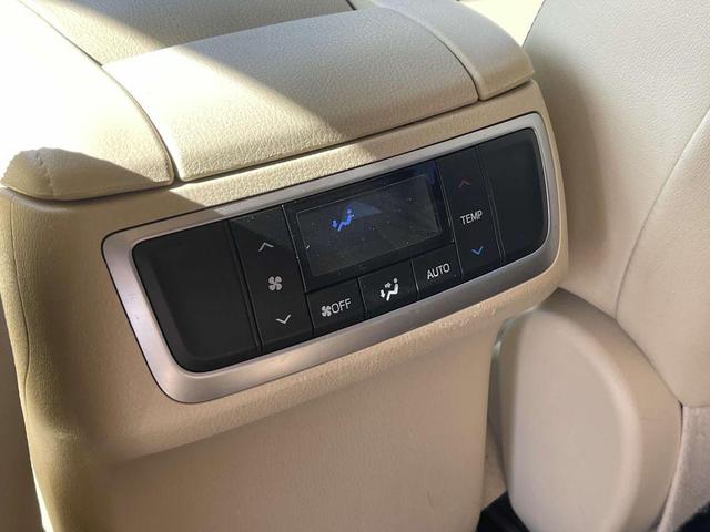 Photo of 2018 Gray Toyota Highlander