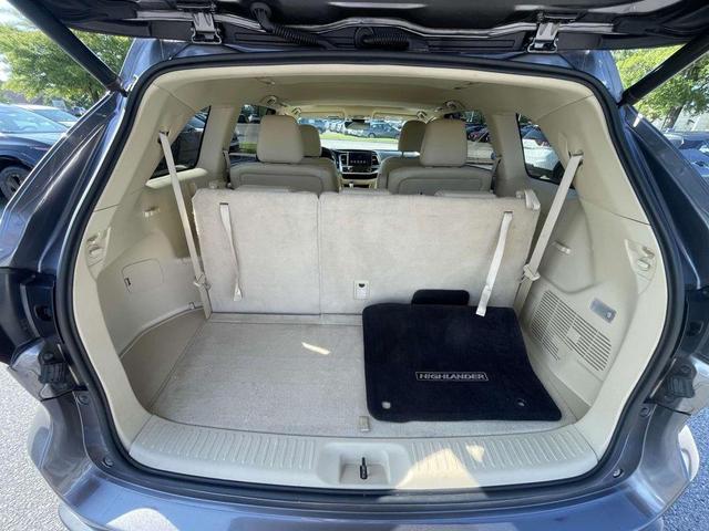 Photo of 2018 Gray Toyota Highlander