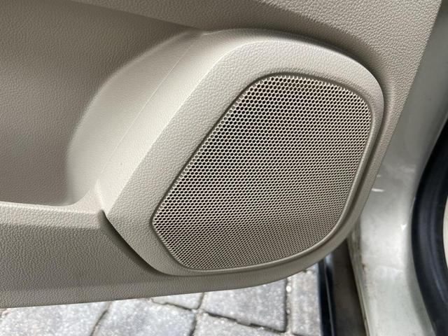 Photo of 2016 Silver Coast Metallic Cadillac SRX