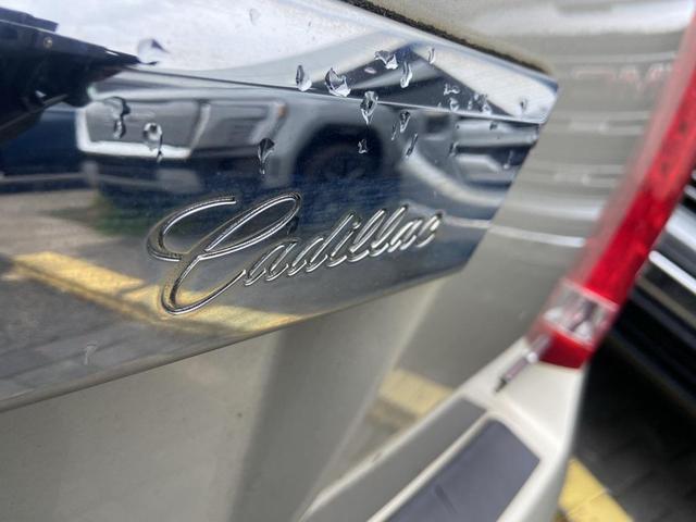 Photo of 2016 Silver Coast Metallic Cadillac SRX