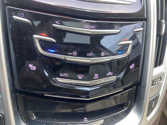 Photo of 2016 Silver Coast Metallic Cadillac SRX
