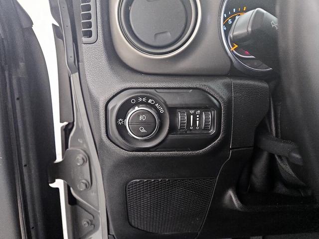 Photo of 2021 Gray Jeep Gladiator