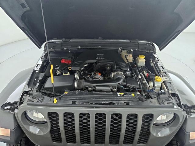 Photo of 2021 Gray Jeep Gladiator