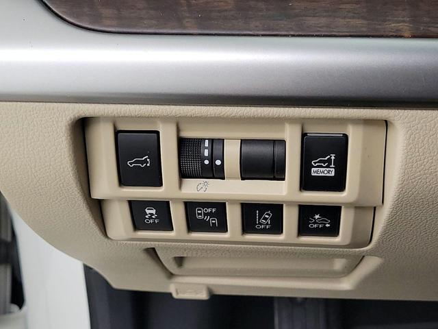 Photo of 2019 White Subaru Outback