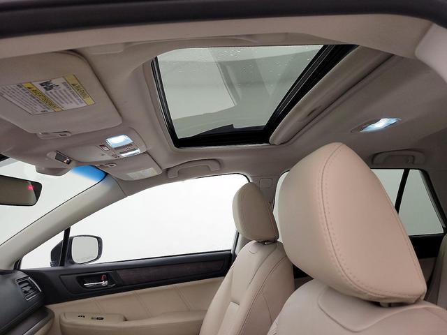Photo of 2019 White Subaru Outback