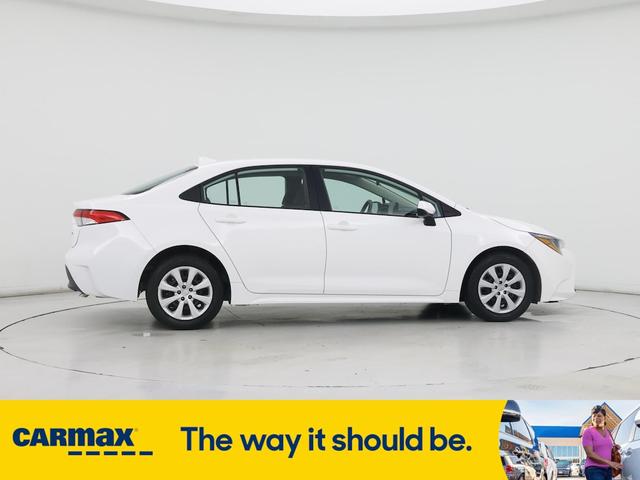 Photo of 2023 White Toyota Corolla