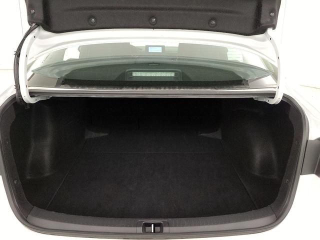 Photo of 2023 White Toyota Corolla