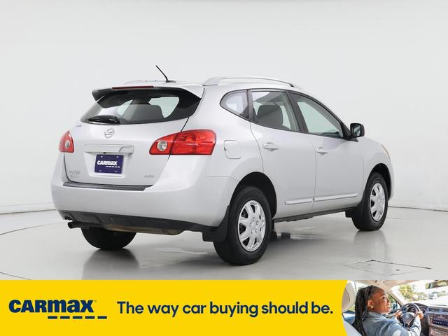 Photo of 2015 Silver Nissan Rogue Select