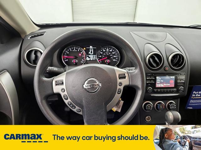 Photo of 2015 Silver Nissan Rogue Select