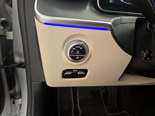 Photo of 2023 Silver Mercedes-Benz C-Class