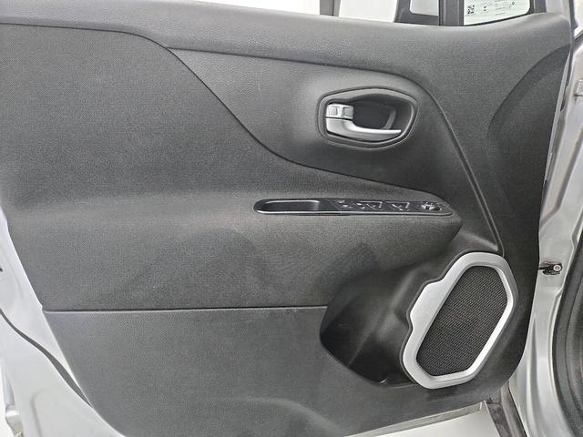 Photo of 2019 Silver Jeep Renegade
