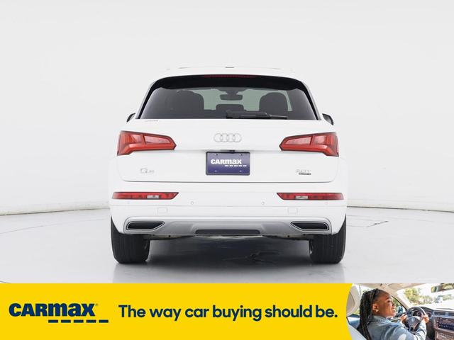 Photo of 2018 White Audi Q5