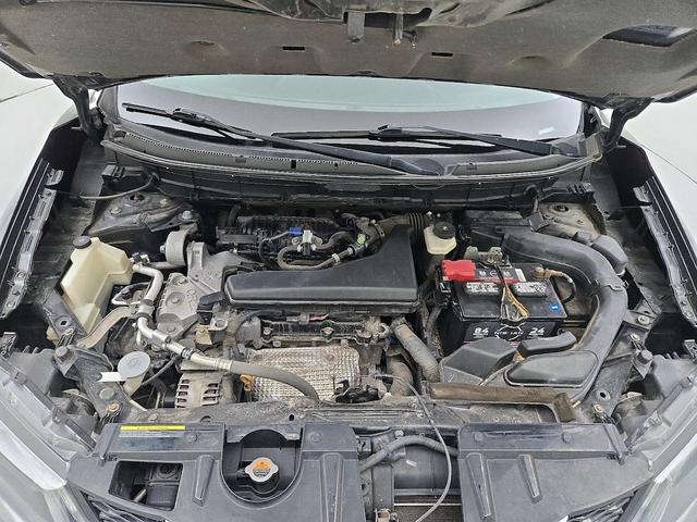 Photo of 2014 Black Nissan Rogue