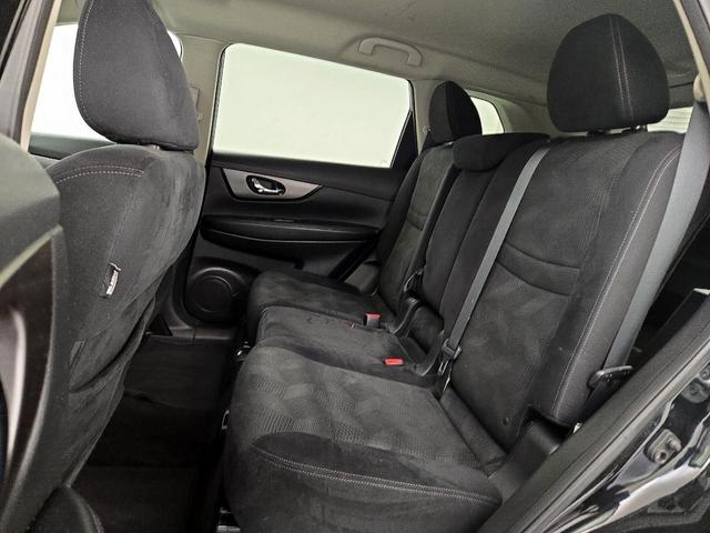 Photo of 2014 Black Nissan Rogue