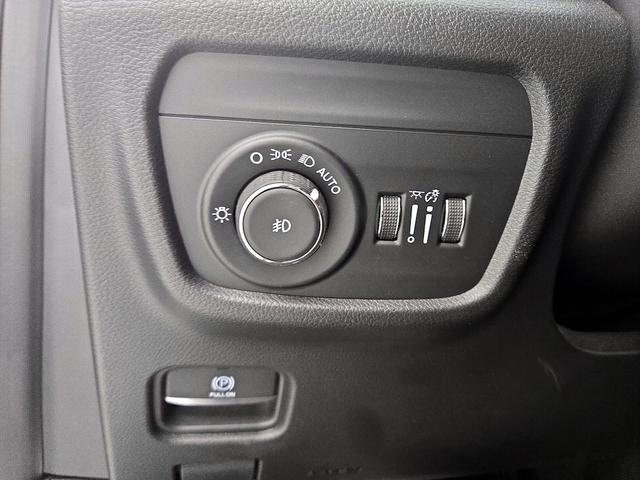 Photo of 2022 Silver Jeep Grand Cherokee