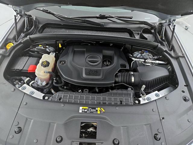 Photo of 2022 Silver Jeep Grand Cherokee