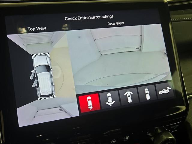 Photo of 2022 Silver Jeep Grand Cherokee