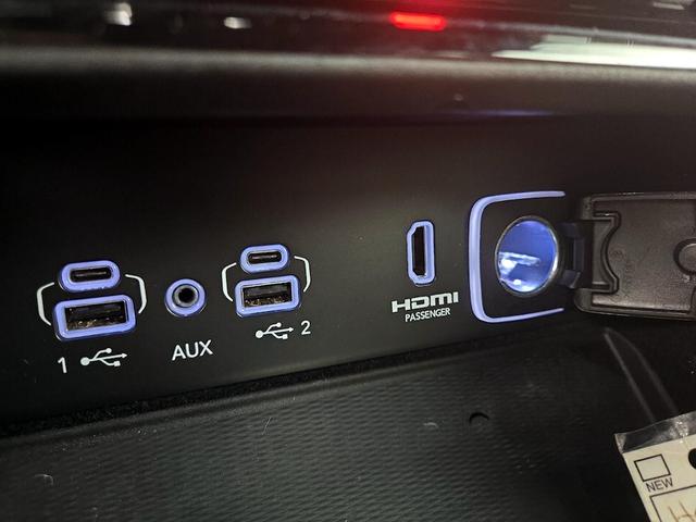 Photo of 2022 Silver Jeep Grand Cherokee