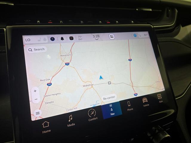 Photo of 2022 Silver Jeep Grand Cherokee