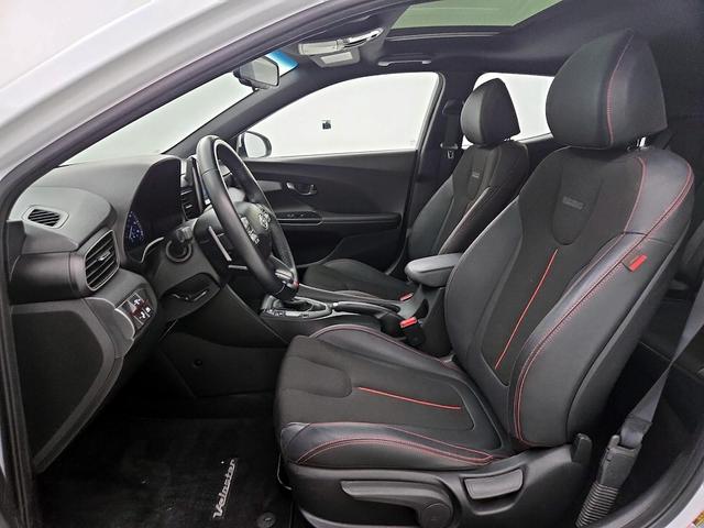 Photo of 2019 White Hyundai Veloster