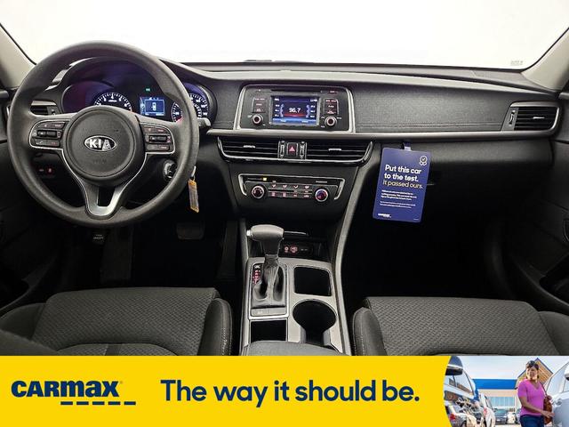 Photo of 2016 Silver Kia Optima
