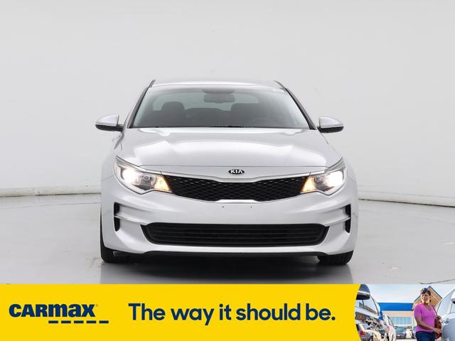 Photo of 2016 Silver Kia Optima