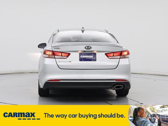 Photo of 2016 Silver Kia Optima