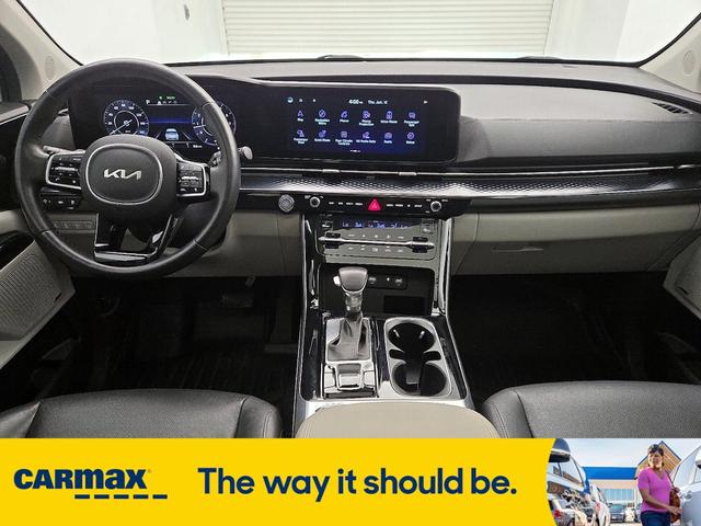Photo of 2022 Gray Kia Carnival