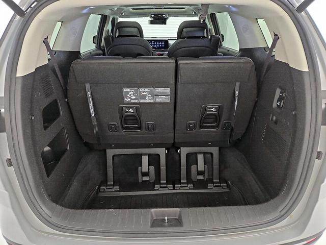 Photo of 2022 Gray Kia Carnival