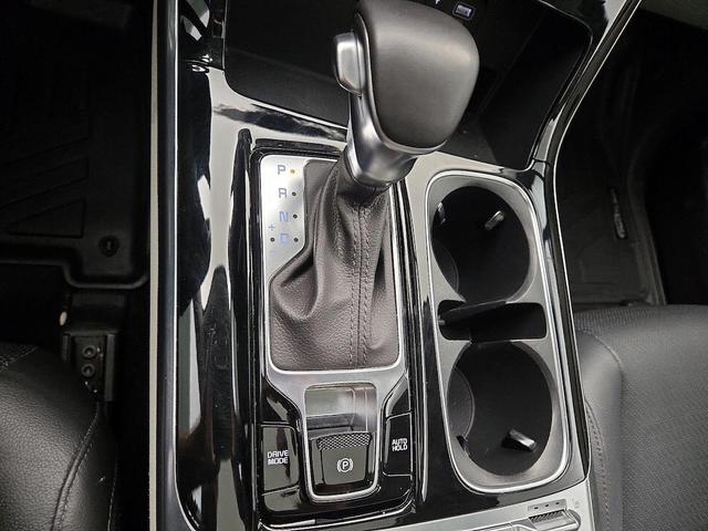 Photo of 2022 Gray Kia Carnival