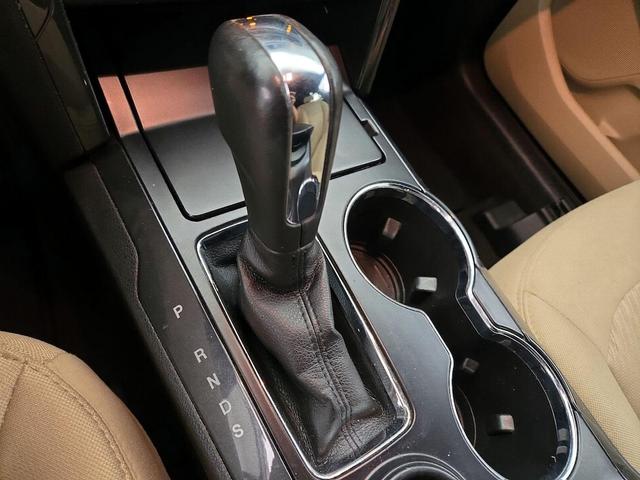 Photo of 2017 White Ford Explorer