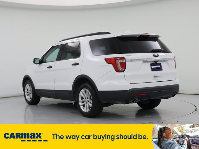 Photo of 2017 White Ford Explorer