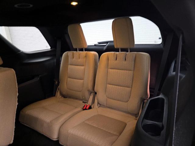 Photo of 2017 White Ford Explorer