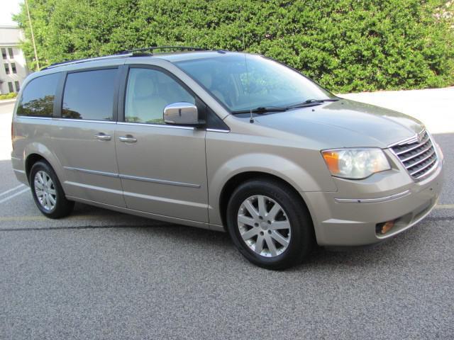 2008 Chrysler Town & Country