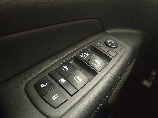Photo of 2021 Bright White Clearcoat Jeep Grand Cherokee
