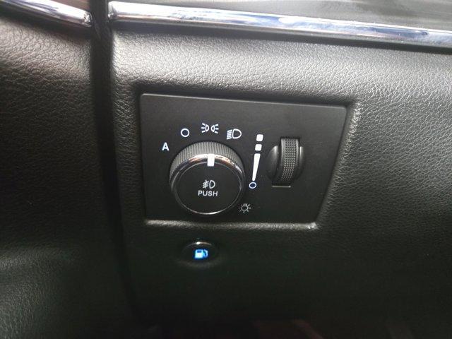 Photo of 2021 Bright White Clearcoat Jeep Grand Cherokee