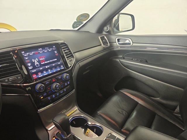 Photo of 2021 Bright White Clearcoat Jeep Grand Cherokee