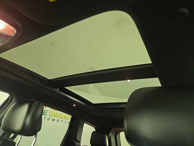 Photo of 2021 Bright White Clearcoat Jeep Grand Cherokee