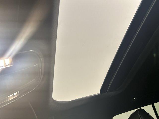 Photo of 2025 Metallic Jeep Grand Cherokee