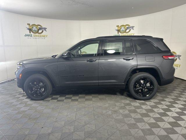 Photo of 2025 Metallic Jeep Grand Cherokee