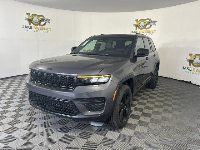 Photo of 2025 Metallic Jeep Grand Cherokee