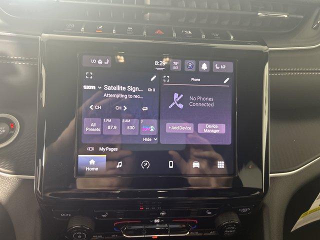 Photo of 2025 Metallic Jeep Grand Cherokee