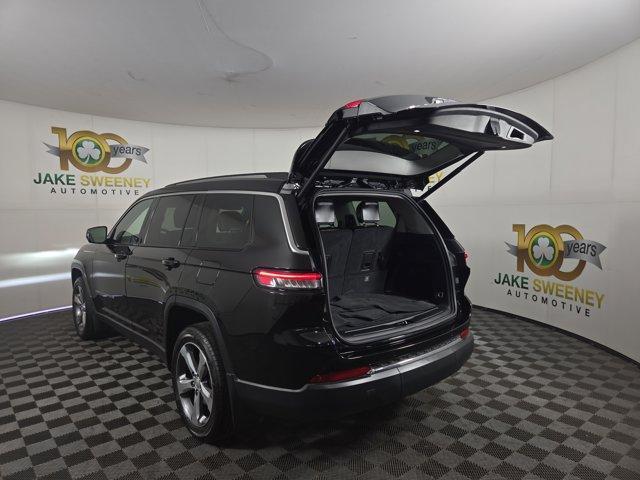 Photo of 2021 Diamond Black Jeep Grand Cherokee L