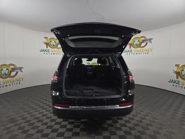 Photo of 2021 Diamond Black Jeep Grand Cherokee L